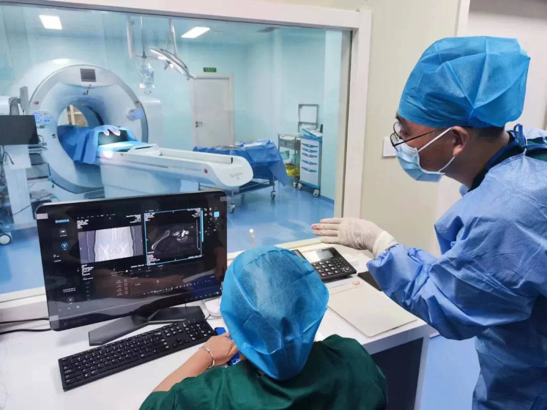 新華醫療XHCT-16型大孔徑CT首次在微創介入市場使用